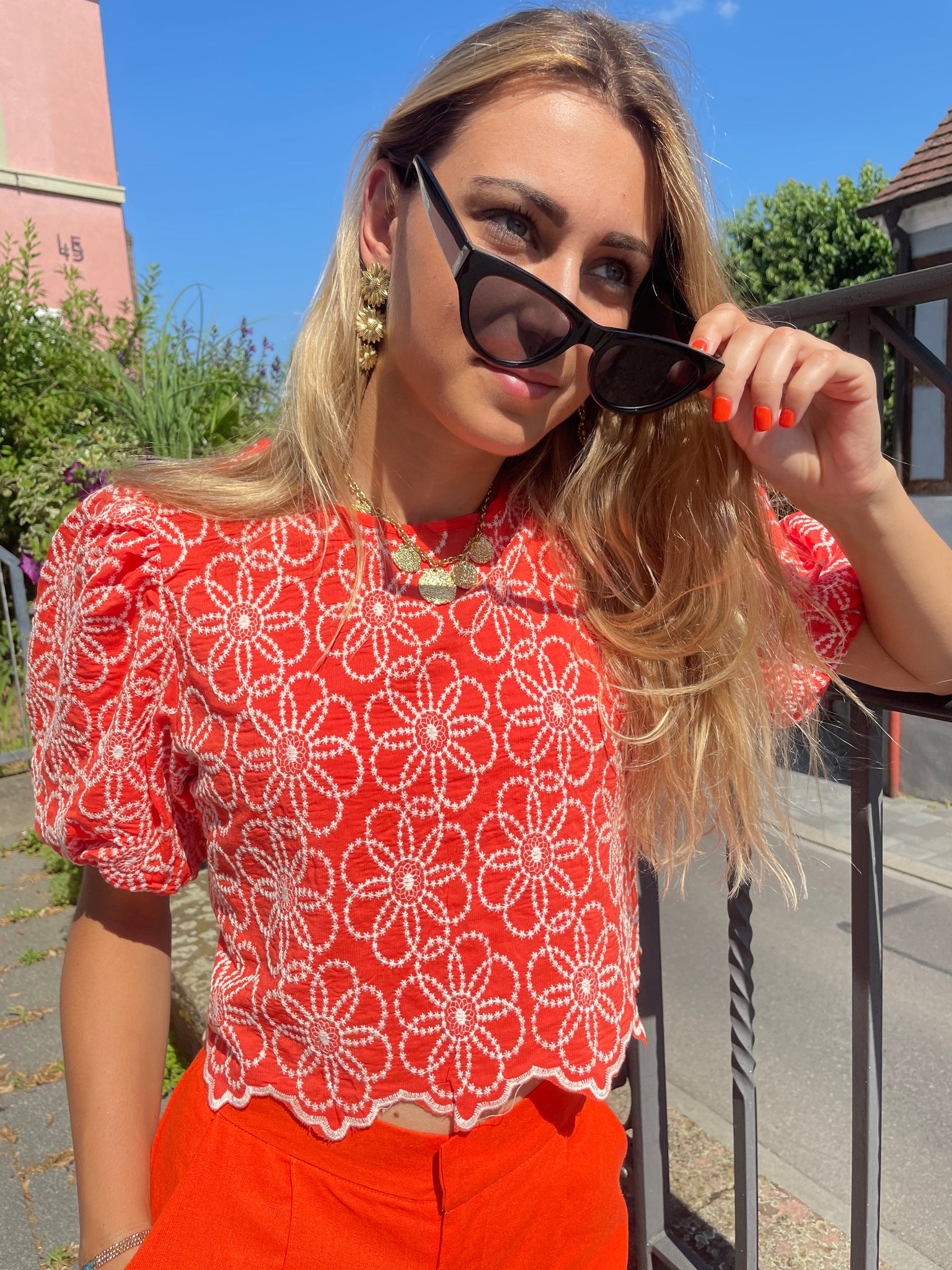 Top rouge brodé MILOU