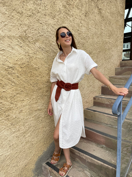 Robe à dentelle blanche EVA