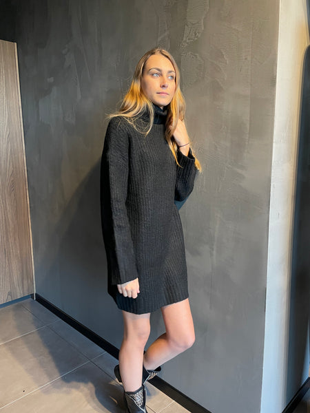 Robe col roulé noire MALAGA