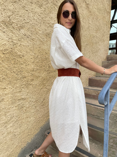 Robe à dentelle blanche EVA